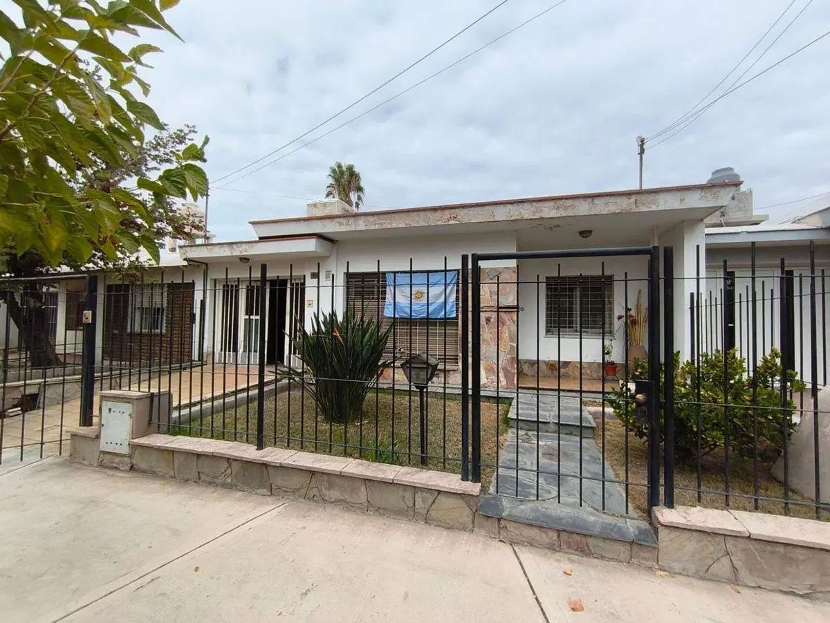 CÓMODA VIVIENDA 3 DORMITORIOS BARRIO SANTA ANA. 3
