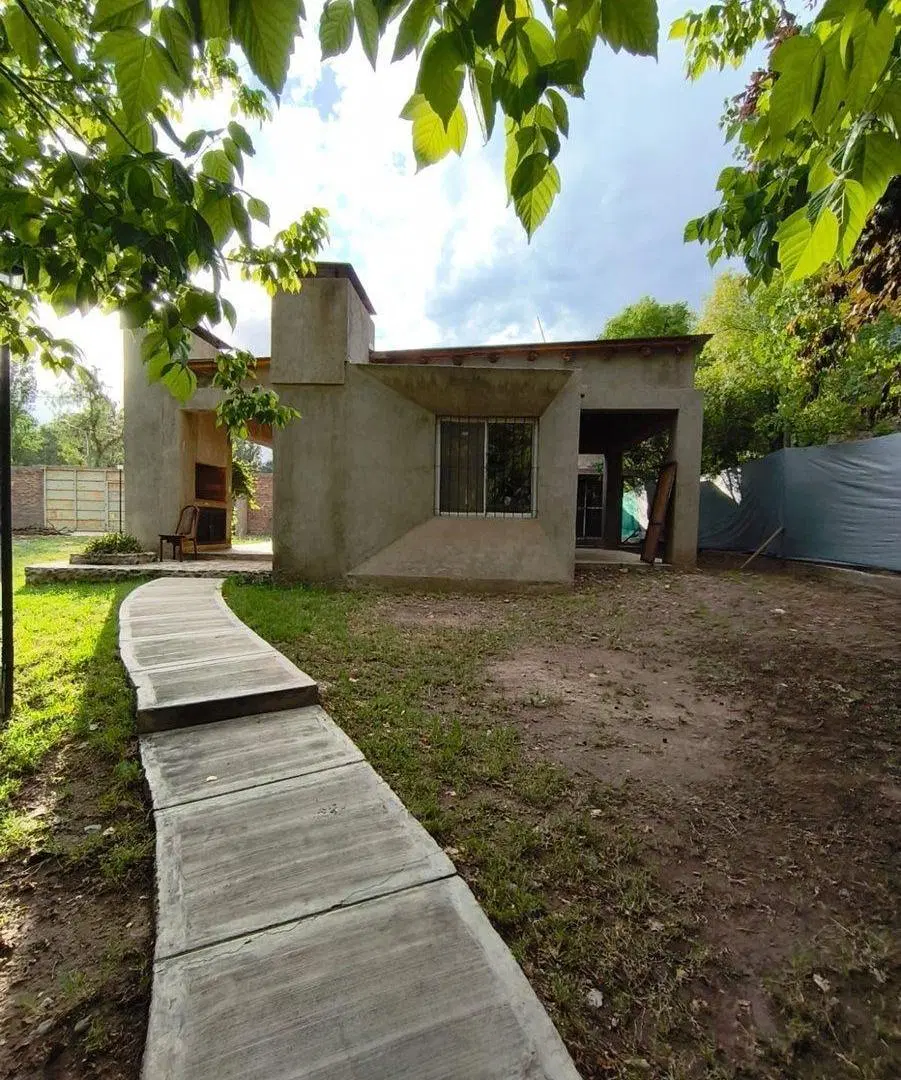 CASA EN VENTA EN VISTALBA (LIMITE LAS COMPUERTAS) 2