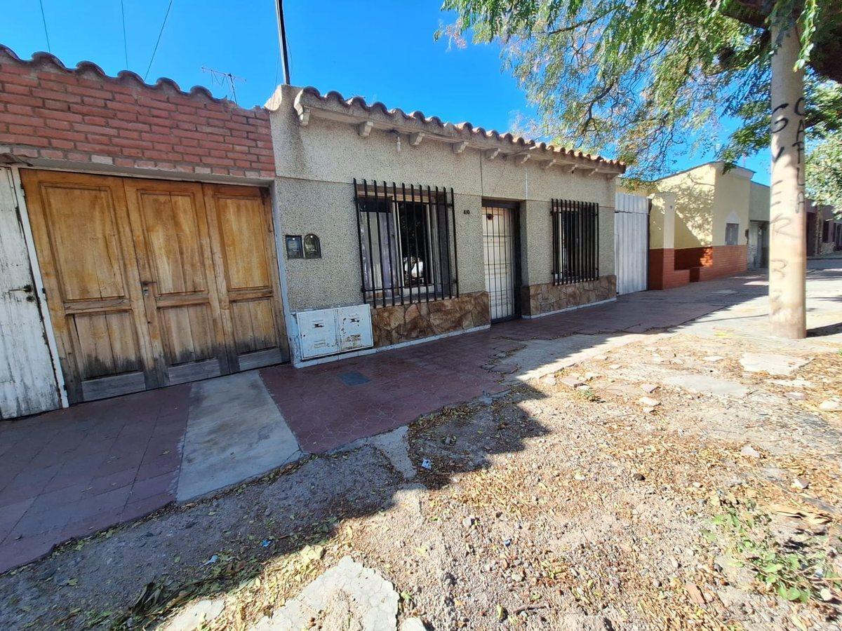 CASA HABITABLE DE ADOBE, DORREGO, GUAYMALLÉN