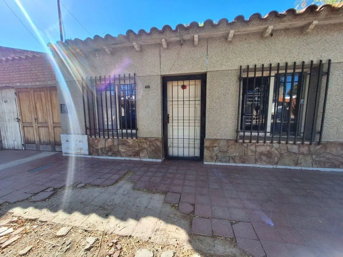 CASA HABITABLE DE ADOBE, DORREGO, GUAYMALLÉN 3