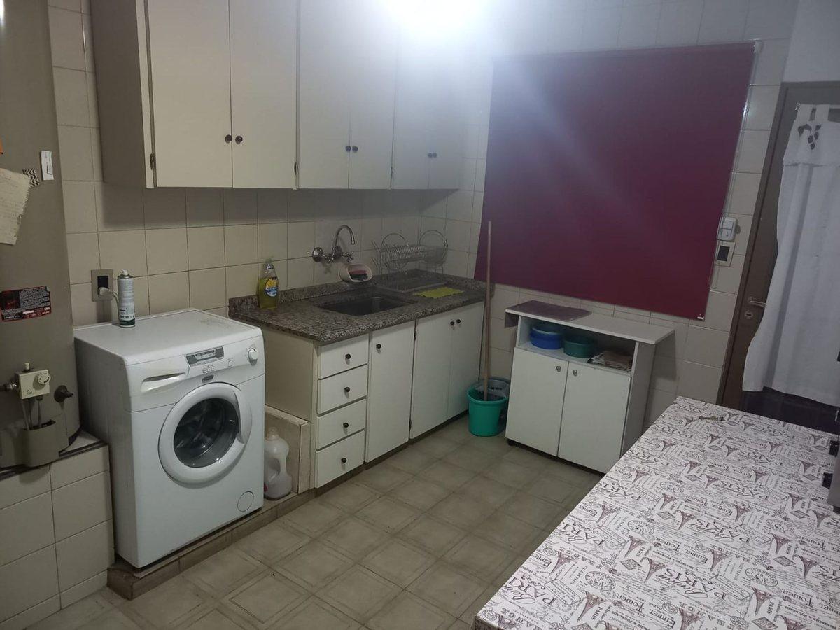 Foto de CASA 4 DORMITORIOS EN EL CENTRO DE JUNÍN!, imagen 2