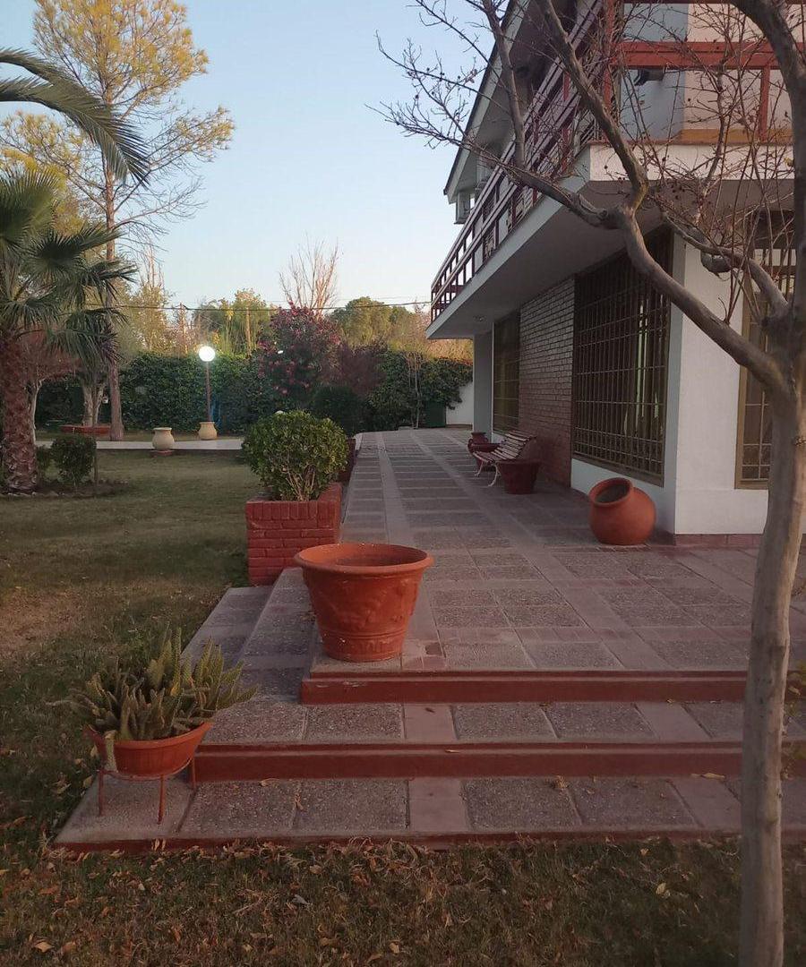 CASA 4 DORMITORIOS EN EL CENTRO DE JUNÍN!