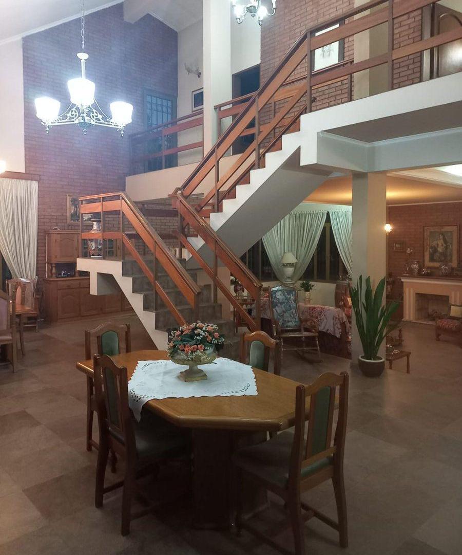 Foto de CASA 4 DORMITORIOS EN EL CENTRO DE JUNÍN!, imagen 3