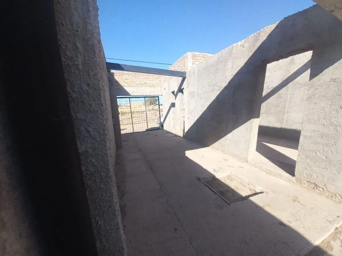 REMAX  VENDE TERRENO CON PROPIEDAD EN OBRA GRUESA 4
