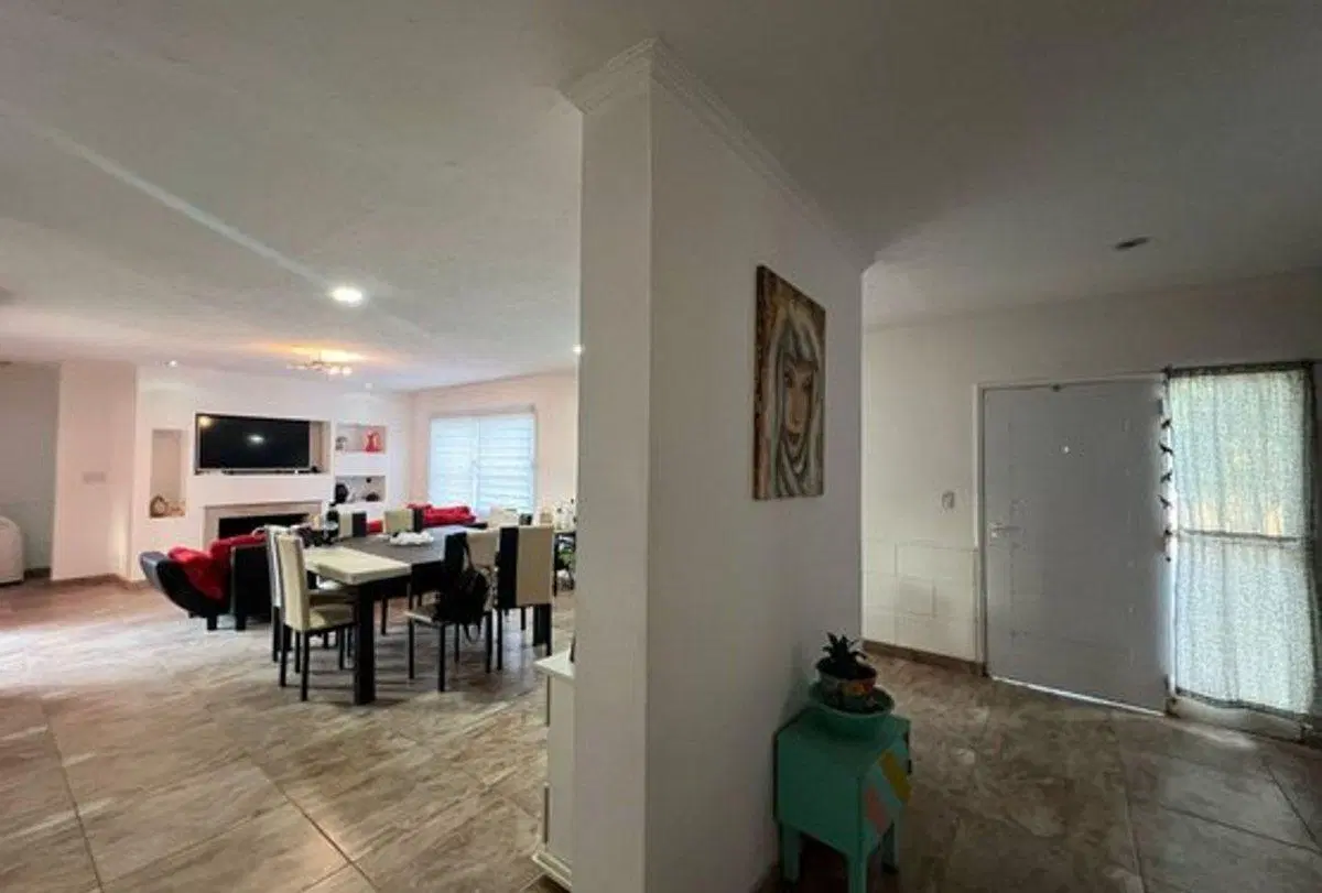 VENTA MODERNA Y AMPLIA CASA 3 DOR, RODEO DEL MEDIO 4