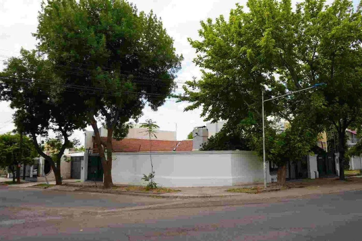 CASA ESQUINA EN VENTA EN SAN MARTÍN 3