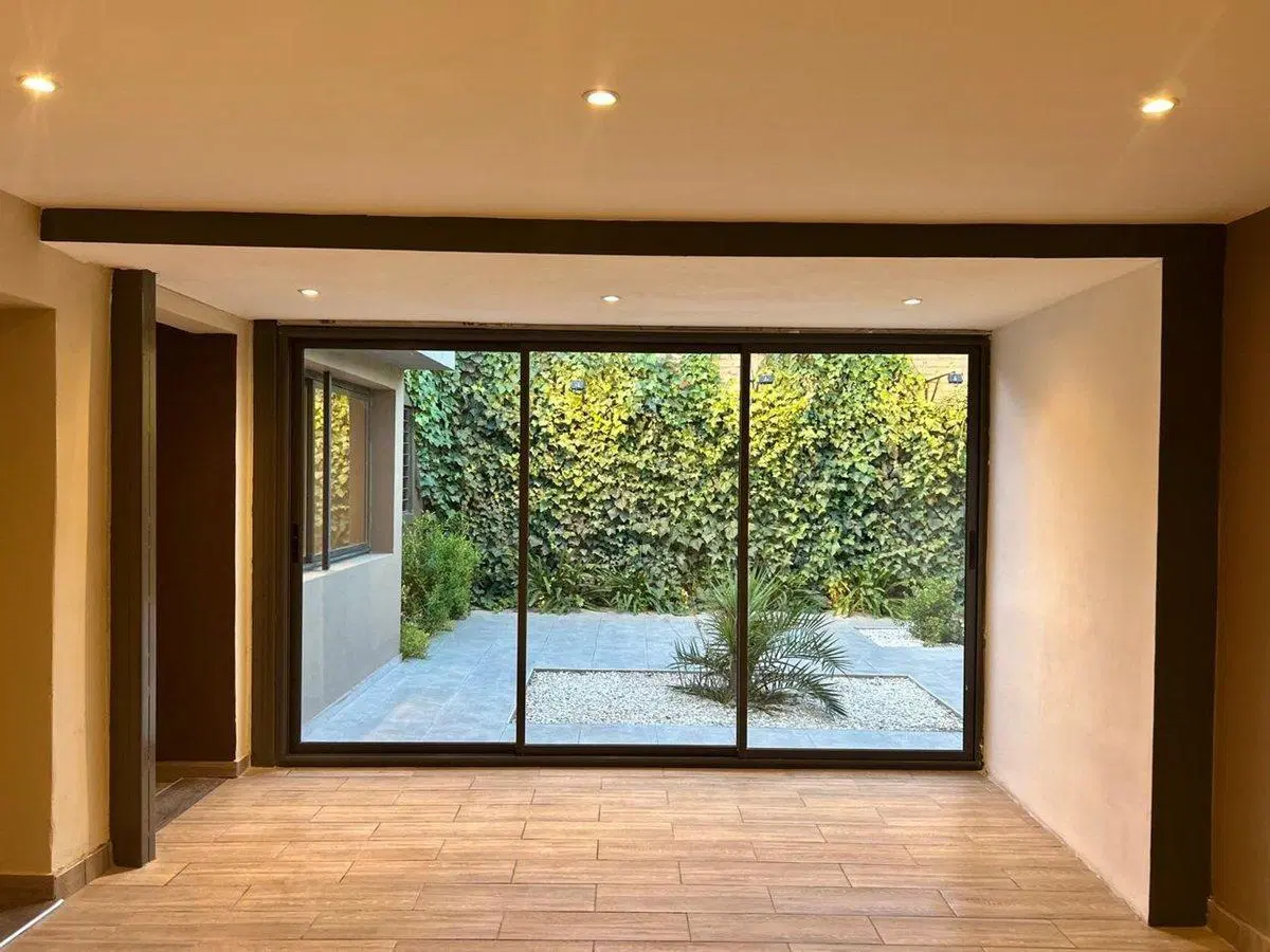 CASA  REFACCIONADA, 4 DORMITORIOS, 3 BAÑOS, GLLÉN 3