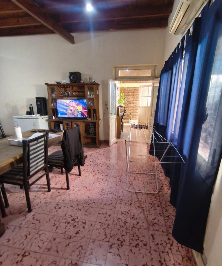Foto de CASA EN SAN JOSE, 5 DORMITORIOS, AMPLIOS AMBIENTES, imagen 4