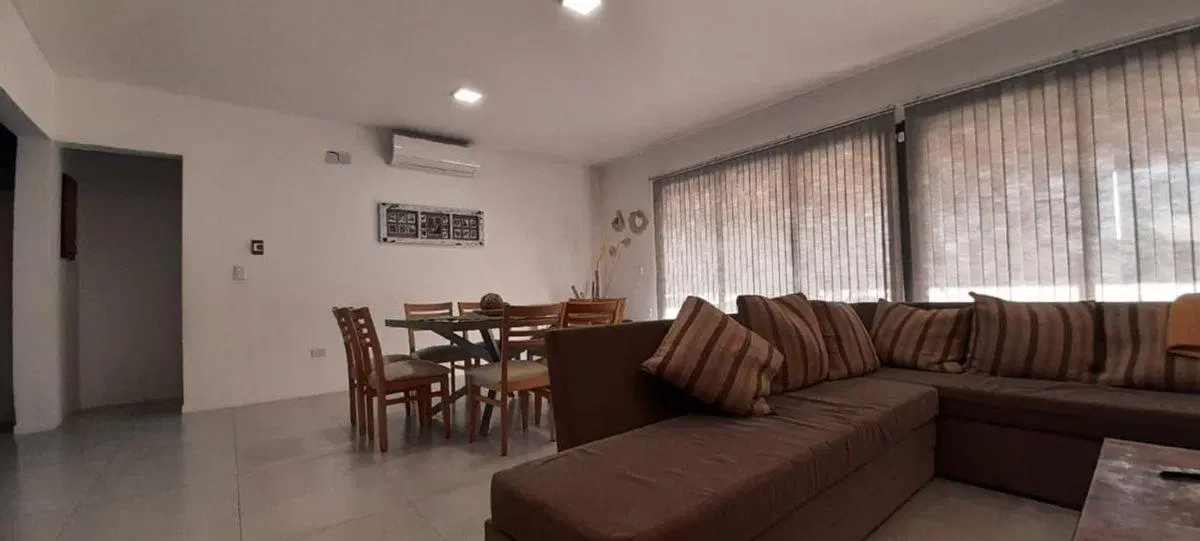 Venta de Excelente Casa en Barrio Privado de Maipu 3
