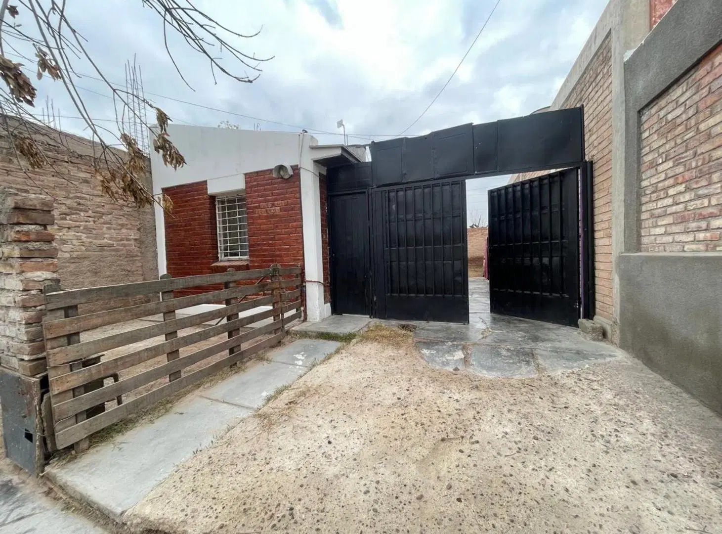 REMAX VENDE CASA EN Bº CAPILLA DE NIEVE GUAYMALLEN 4