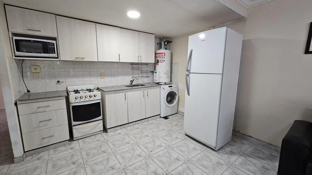 VENTA departamento amplio y luminoso, B°Santa Ana 4