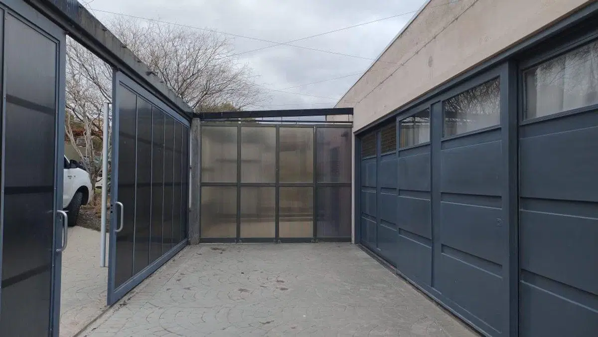 Casa en venta en barrio privado en El Challao 5