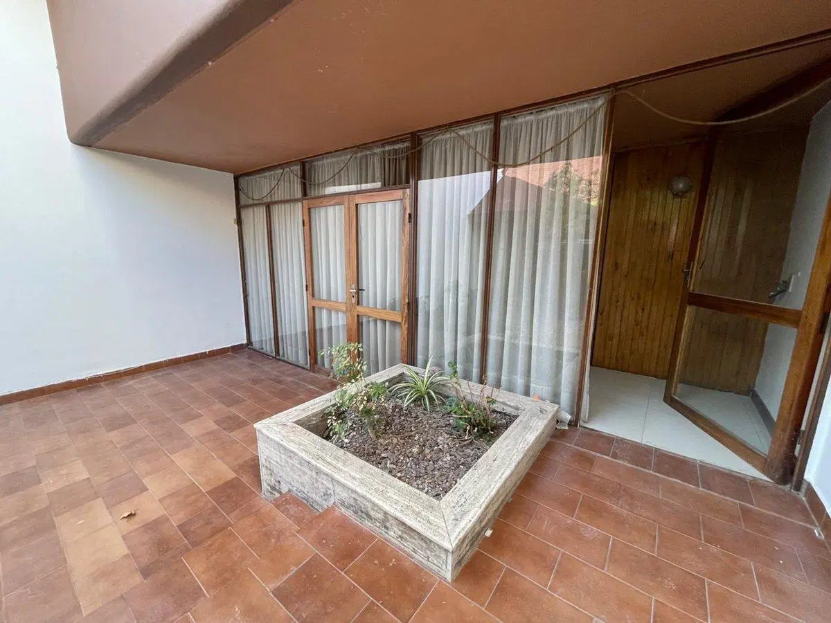 REMAX VENDE EXCELENTE CASA PEGADO BOMBAL SUR MZA 4