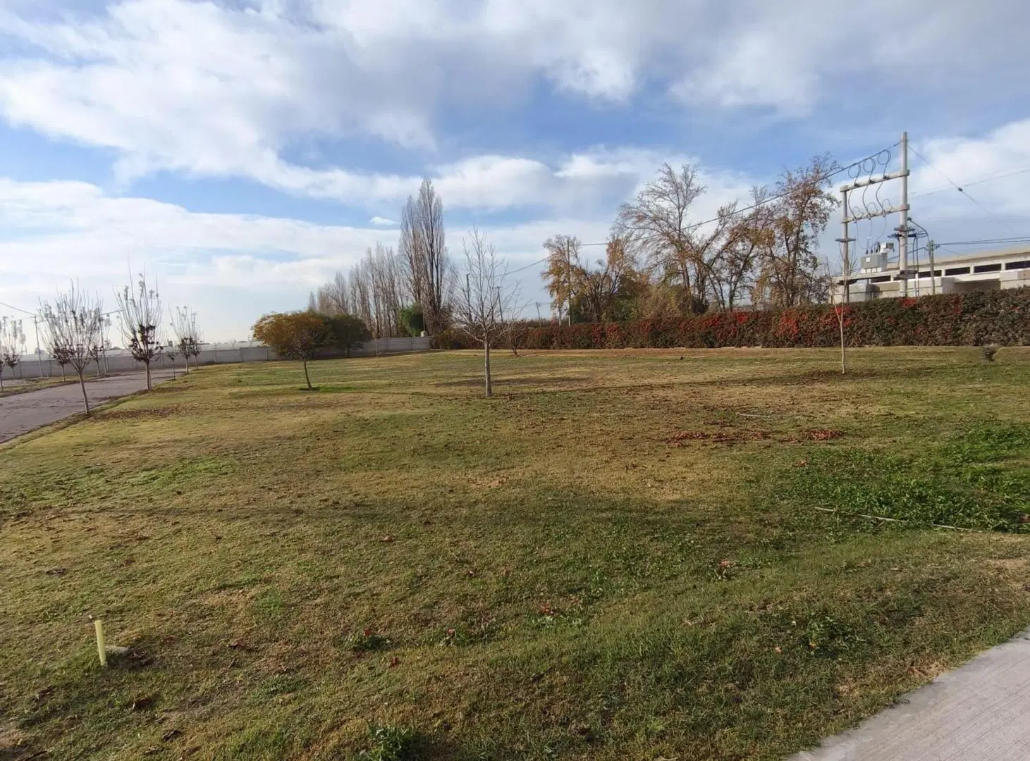 Venta Lotes 300 m² B°  Priv. Solares de Coquimbito 3