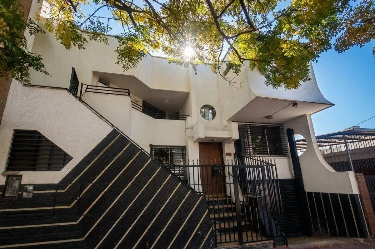 IMPECABLE PROPIEDAD EN SAN JOSE - GUAYMALLEN 2