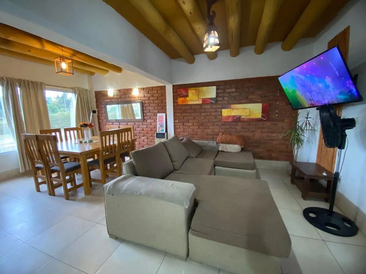 Se Vende Casa Amplia y Luminosa. Gran Oportunidad 3