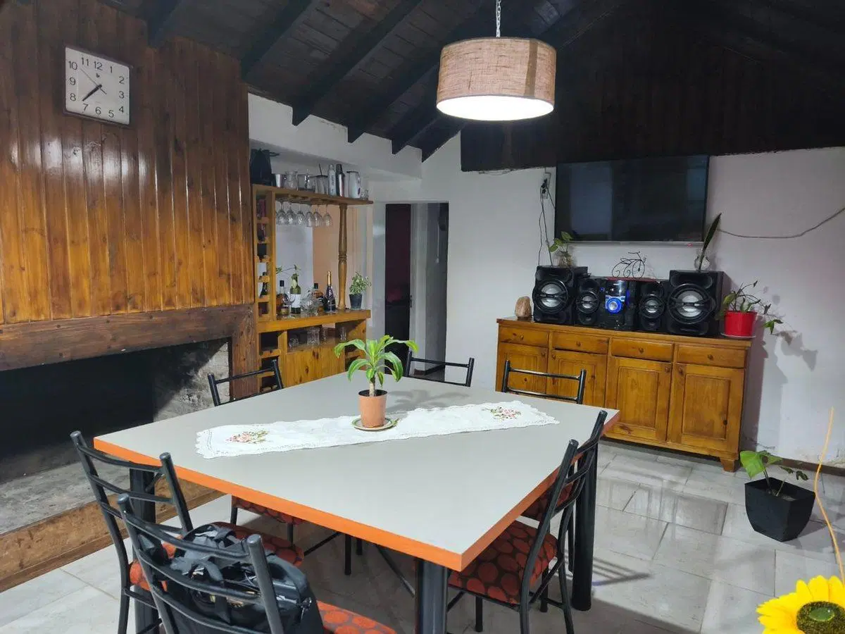 CASA + PISCINA + SALON COM Y OFIC. LAS COMPUERTAS. 3