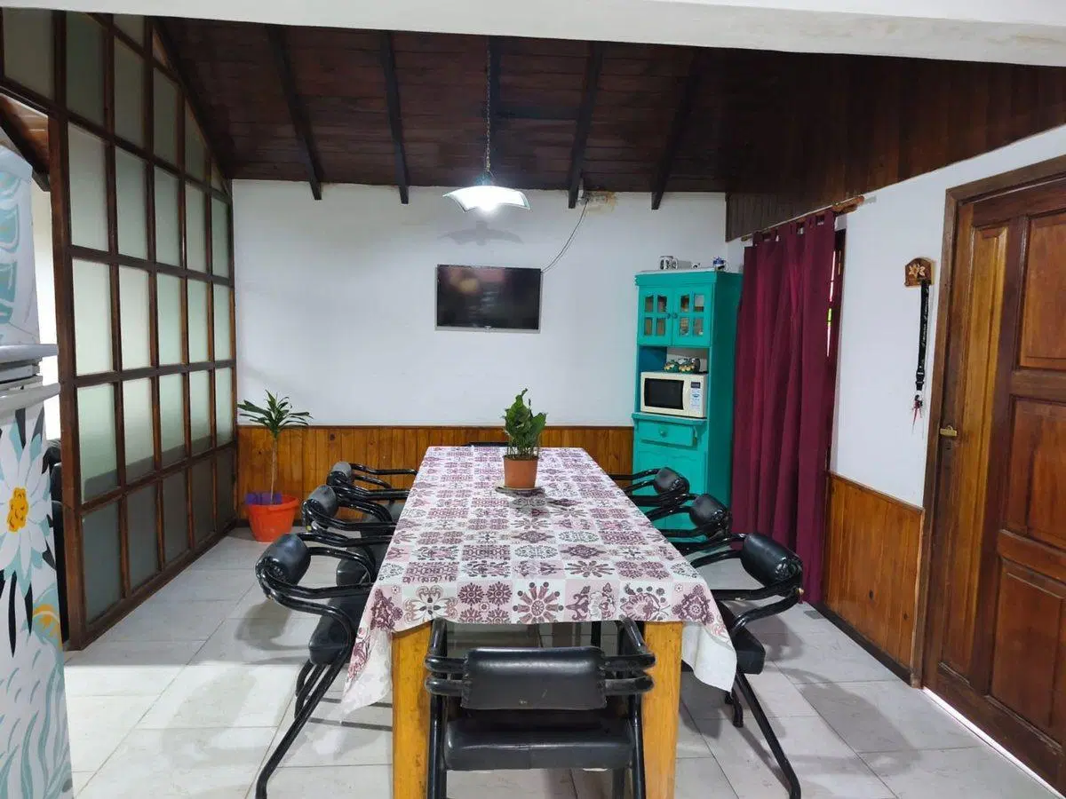 CASA + PISCINA + SALON COM Y OFIC. LAS COMPUERTAS. 5
