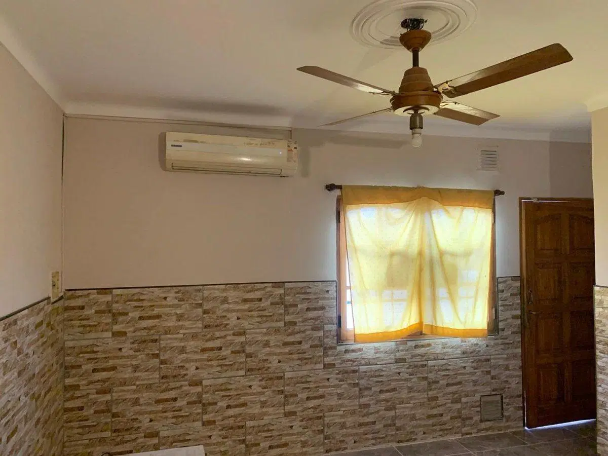 SE VENDE RENOVADA CASA EN B LA FLORESTA  GLLEM MZA 5
