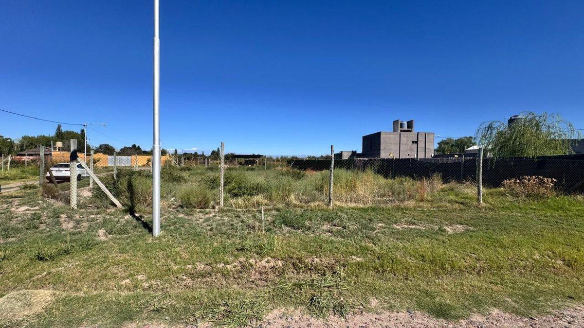 TERRENO EN VENTA 694 M² RIVADAVIA