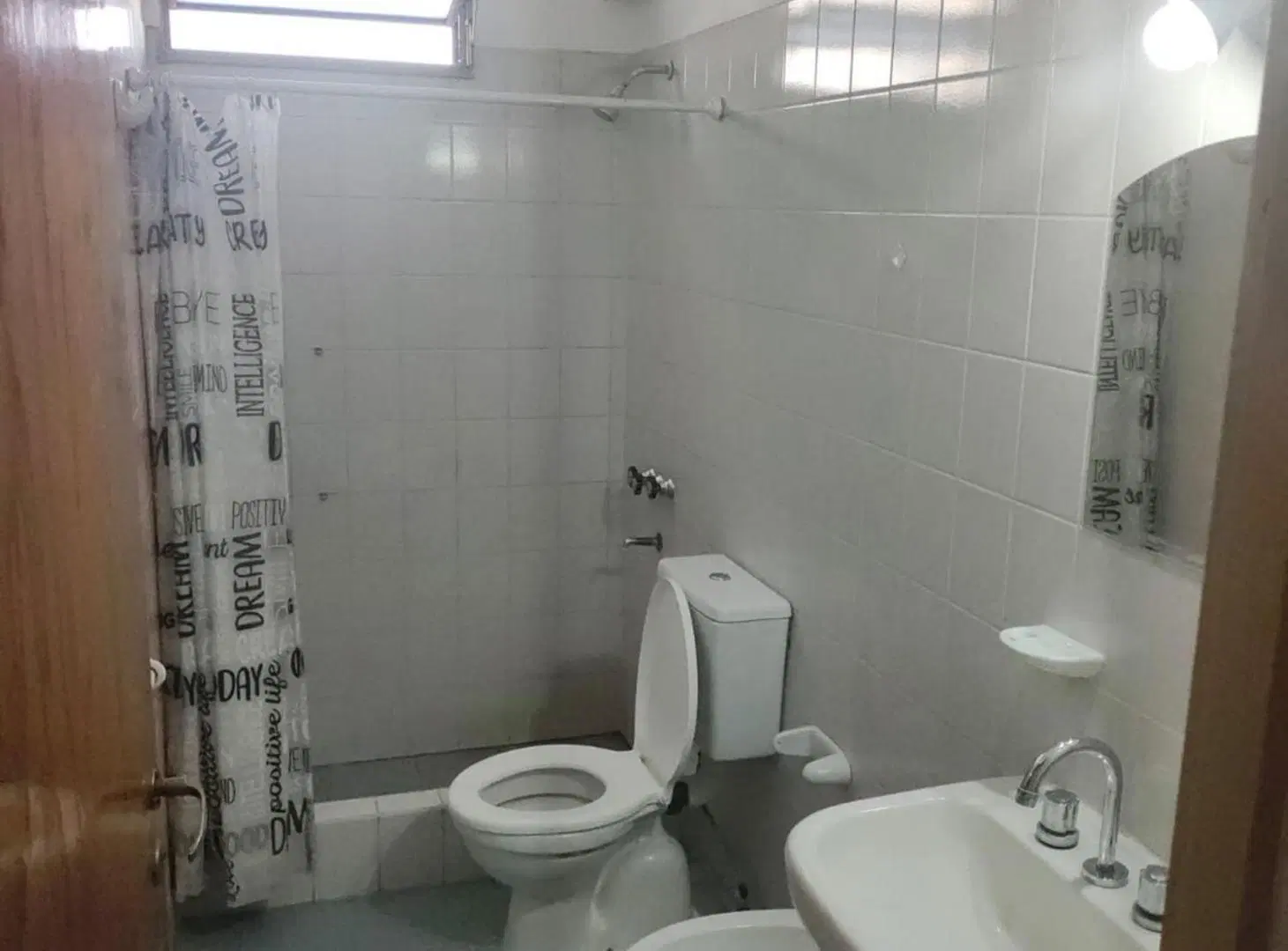 REMAX VENDE EXCELENTE DEPTO EN GUYMALLEN 4