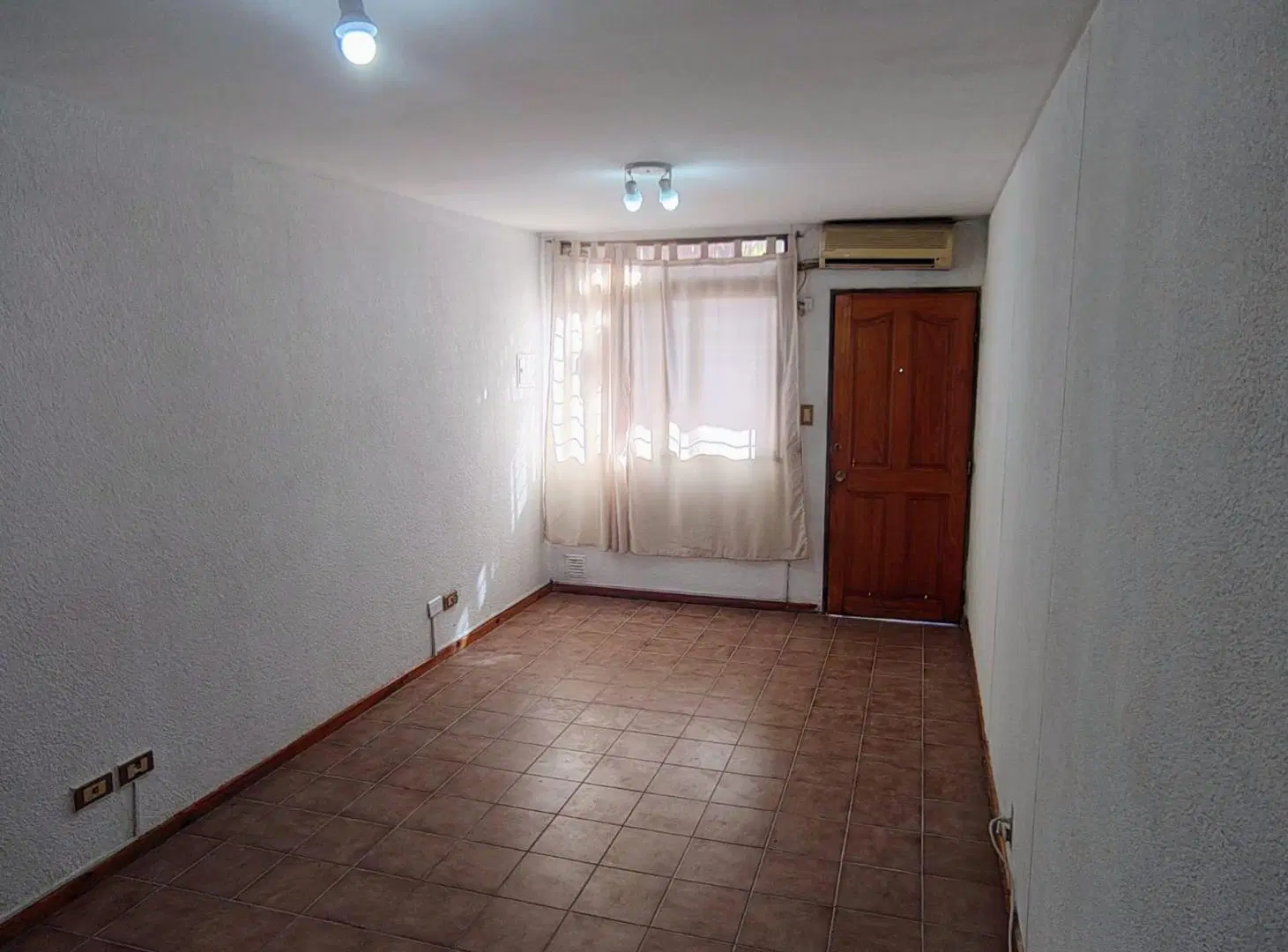REMAX VENDE EXCELENTE DEPTO EN GUYMALLEN 2
