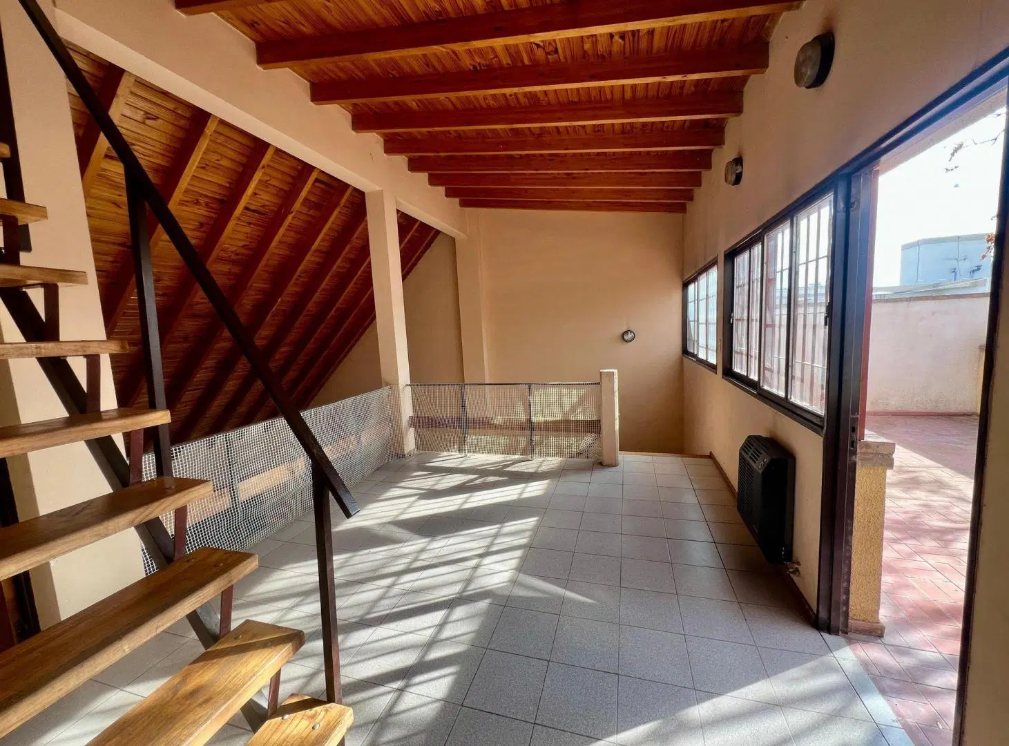 VENTA CASA AMPLIA ,3 DORMITORIOS, DORREGO, GLLÉN 2