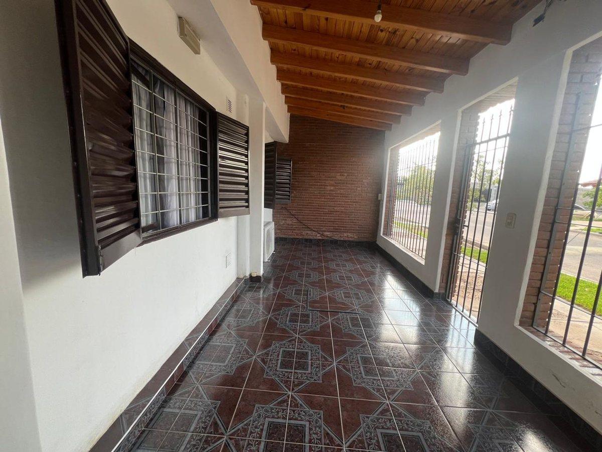 CASADE 4 HABITACIONES EN VENTA EN MAIPU