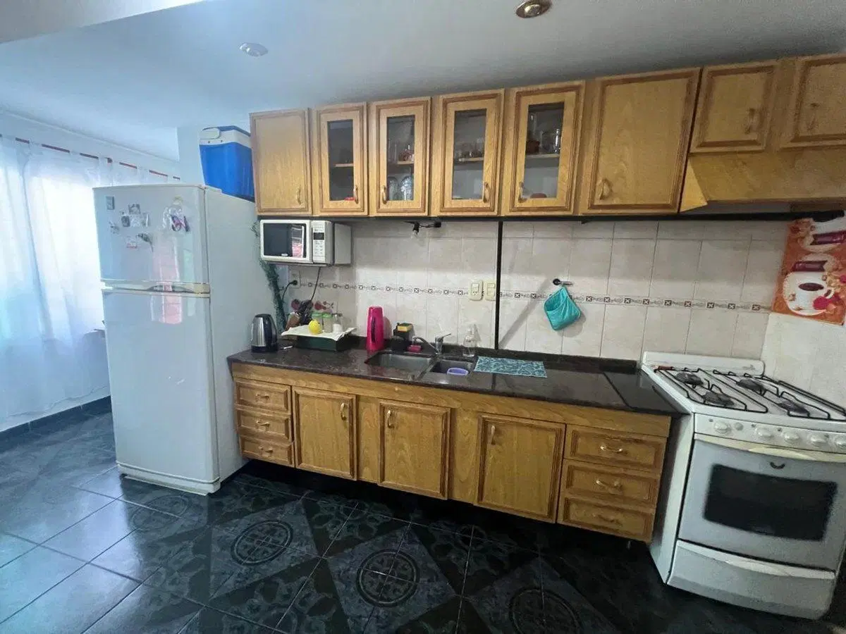 CASADE 4 HABITACIONES EN VENTA EN MAIPU 2