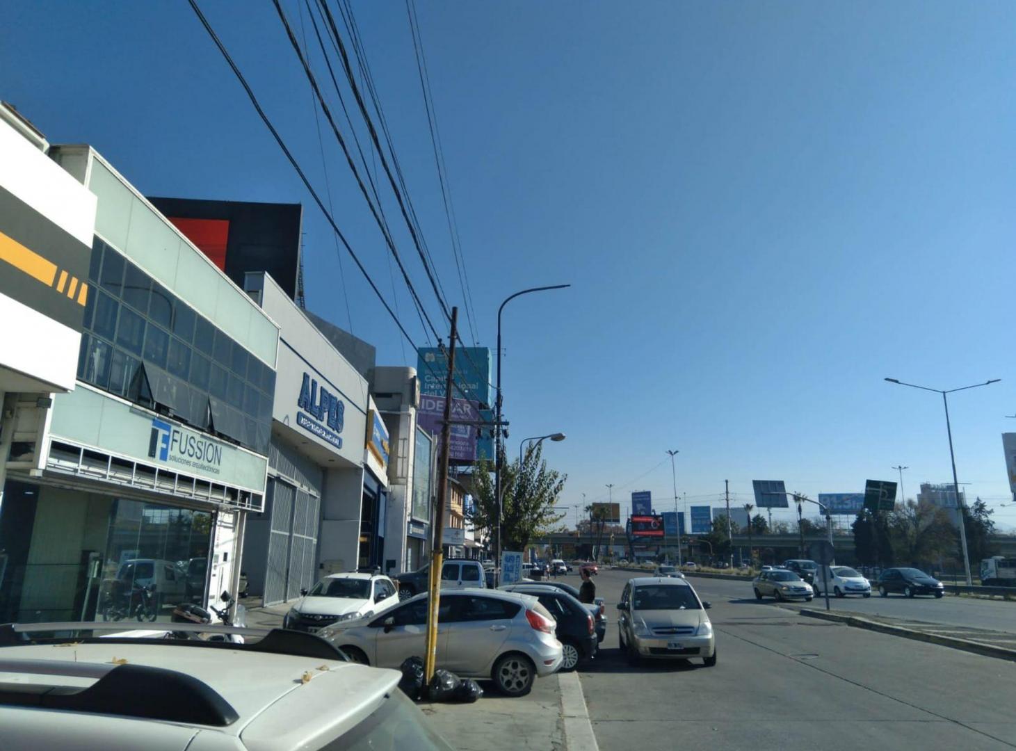 VENTA LOCAL COMERCIAL FRENTE AL NUDO VIAL, GLLÉN