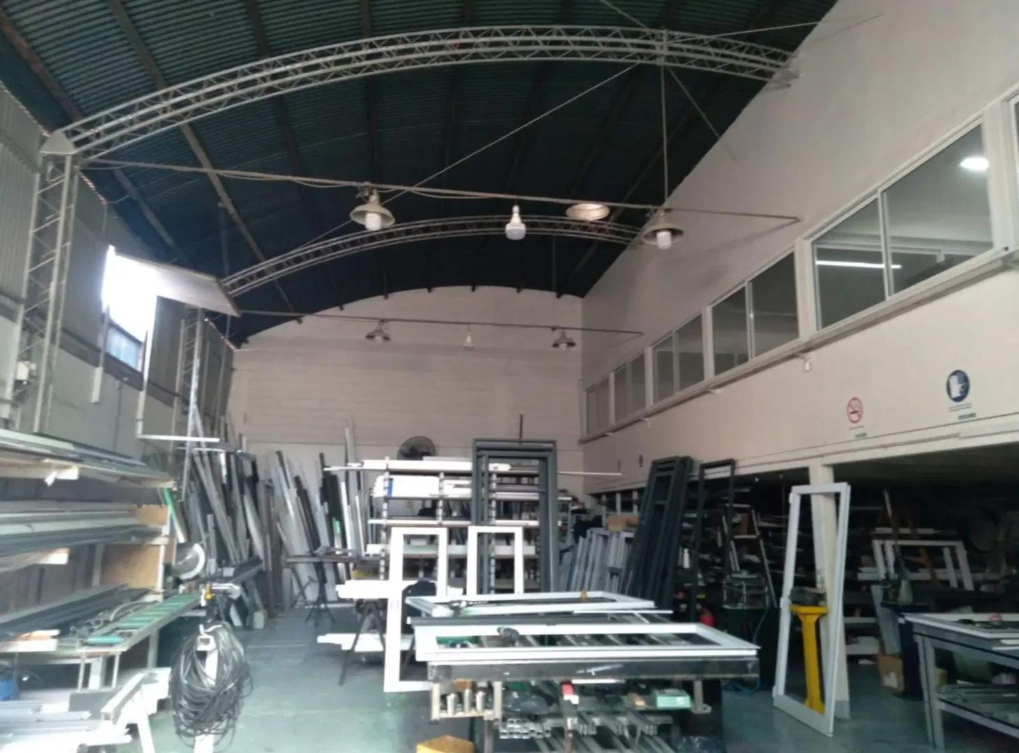 VENTA LOCAL COMERCIAL FRENTE AL NUDO VIAL, GLLÉN 2