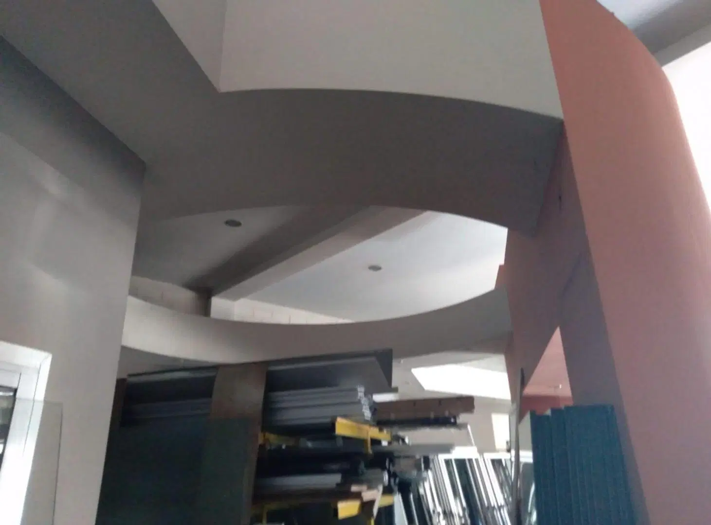 VENTA LOCAL COMERCIAL FRENTE AL NUDO VIAL, GLLÉN 5