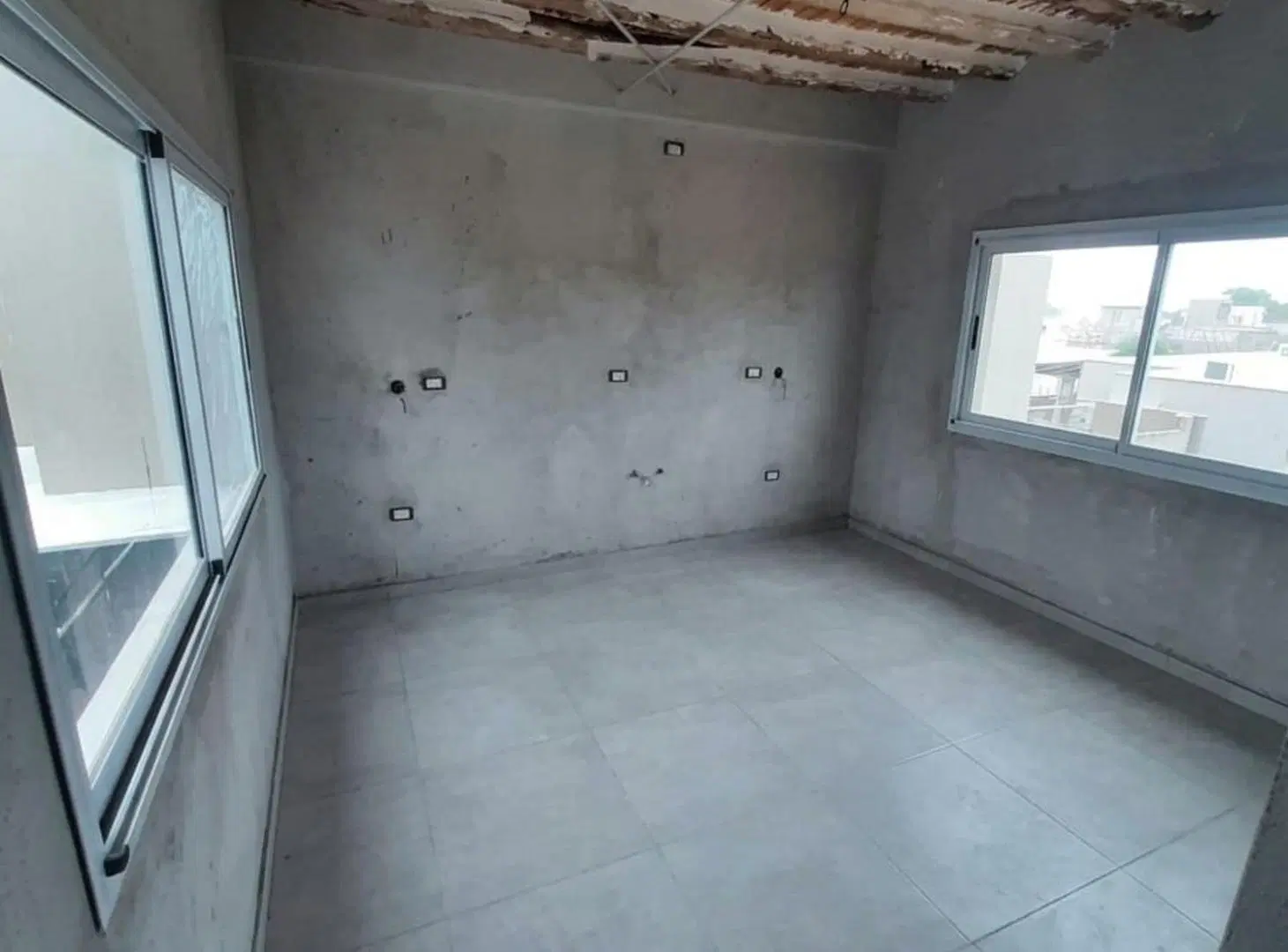 VENDO CASA EN CONSTRUCCION Lomas de Russell 4