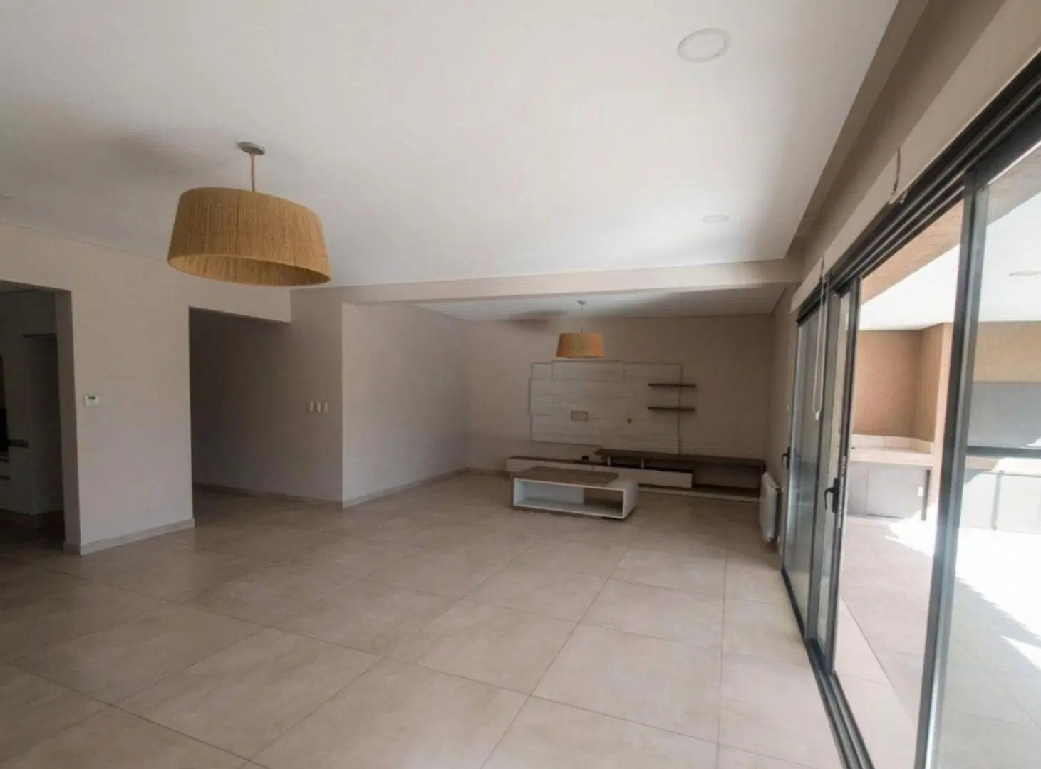CASA DE CATEGORIA DE BARRIO PRIVADO EN GUAYMALLEN 2