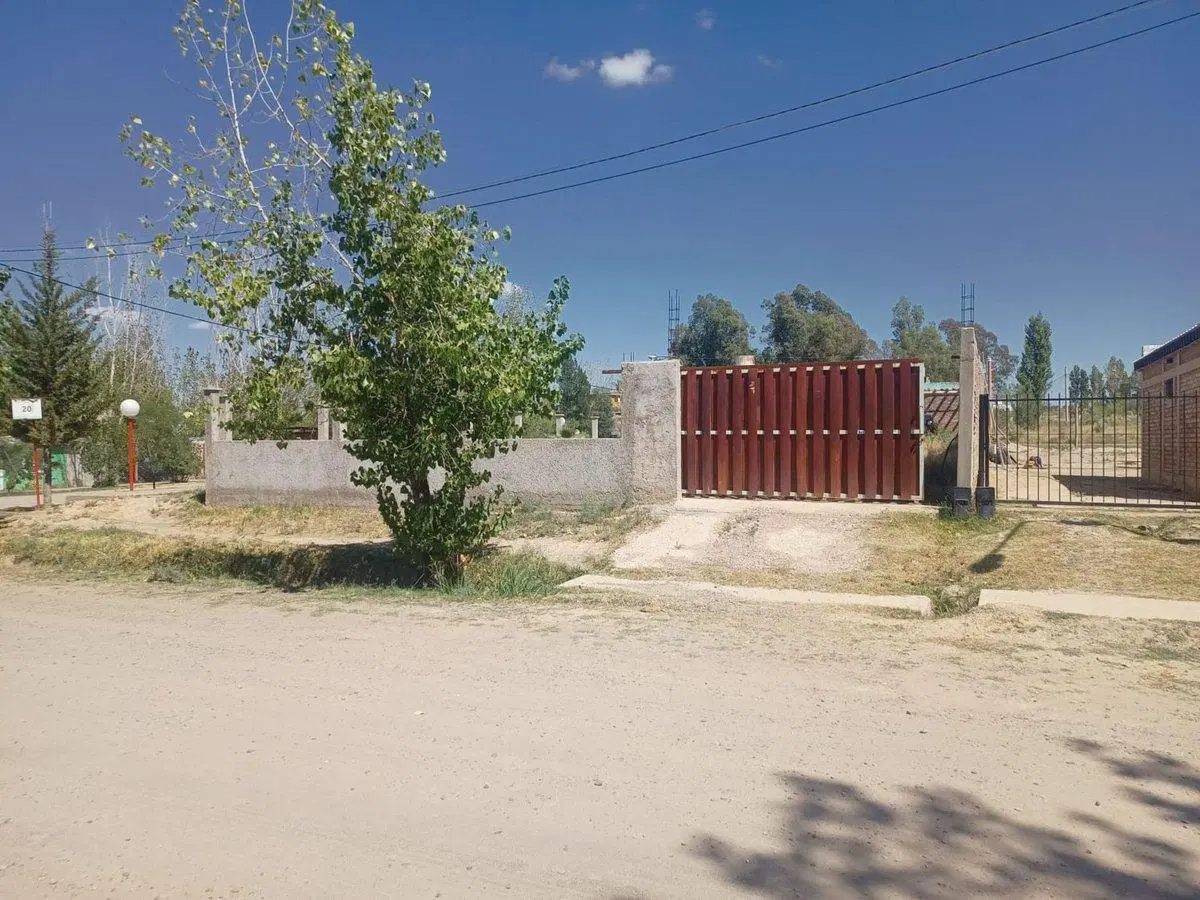 LOTE EN EL CARRIZAL CON CONTRUCCION A REFORMAR 2