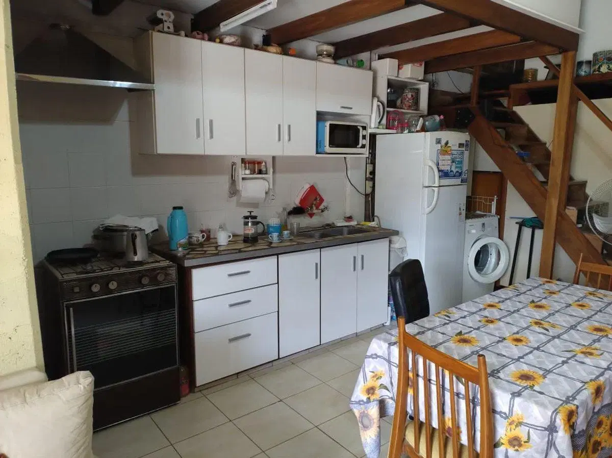 Galpón con Departamento a la venta 4