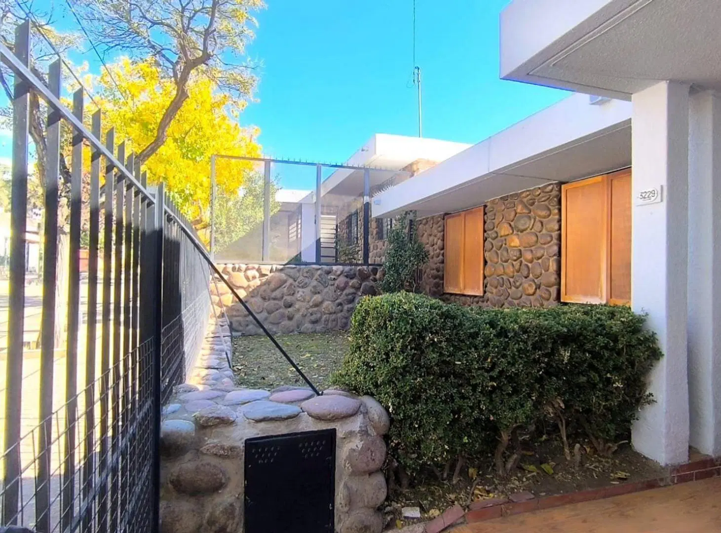 VENTA CASA BARRIO SUPE CALLE CHICLANA GODOY CRUZ 3