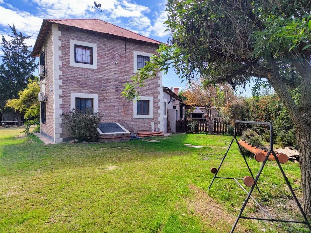 VENTA CASA EN B. LOS LIRIOS CORRALITOS GUAYMALLEN. 8