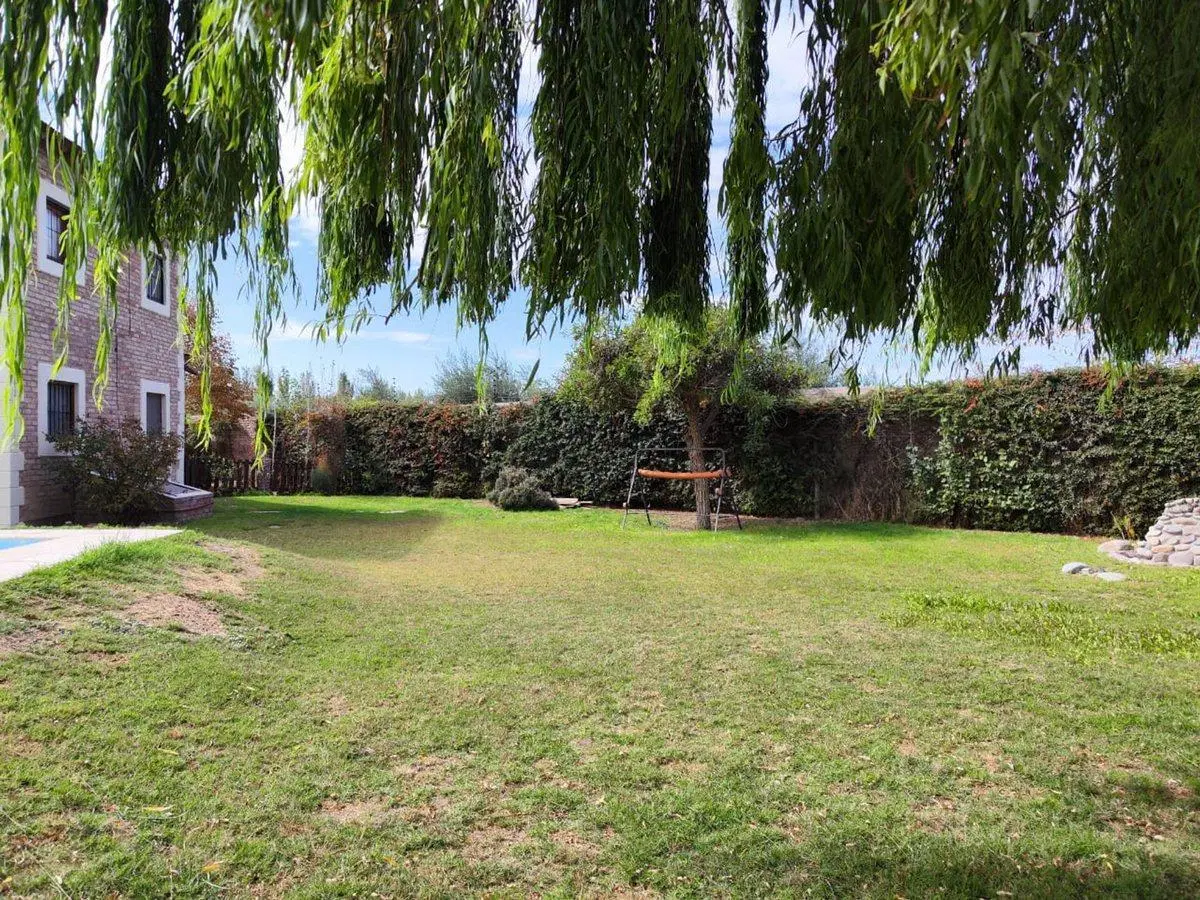 VENTA CASA EN B. LOS LIRIOS CORRALITOS GUAYMALLEN. 5