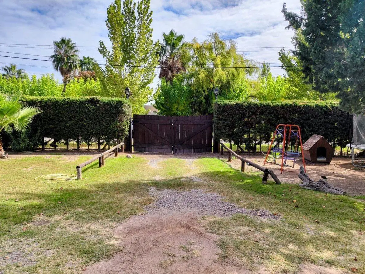 VENTA CASA EN B. LOS LIRIOS CORRALITOS GUAYMALLEN. 4