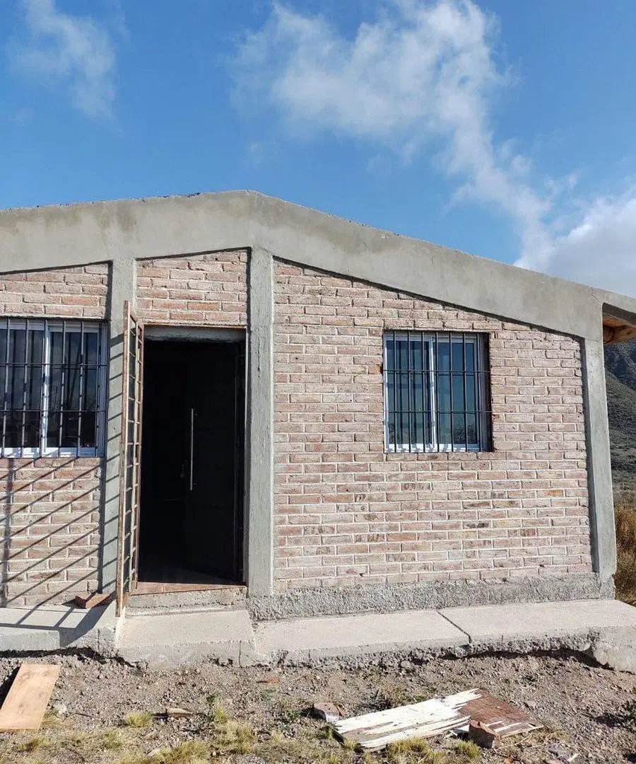 SE VENDE LINDA CABAÑA A ESTRENAR EN LAS VEGAS .- 3