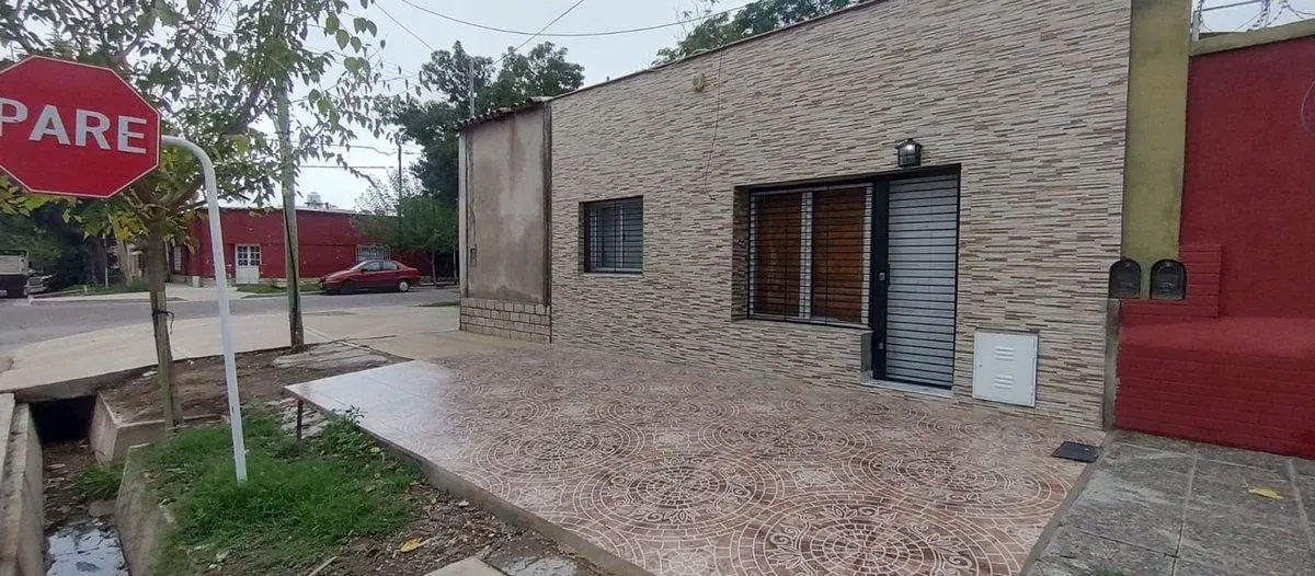 REMAX VENDE CASA EN DORREGO, GUAYMALLEN. PERMUTAS 3