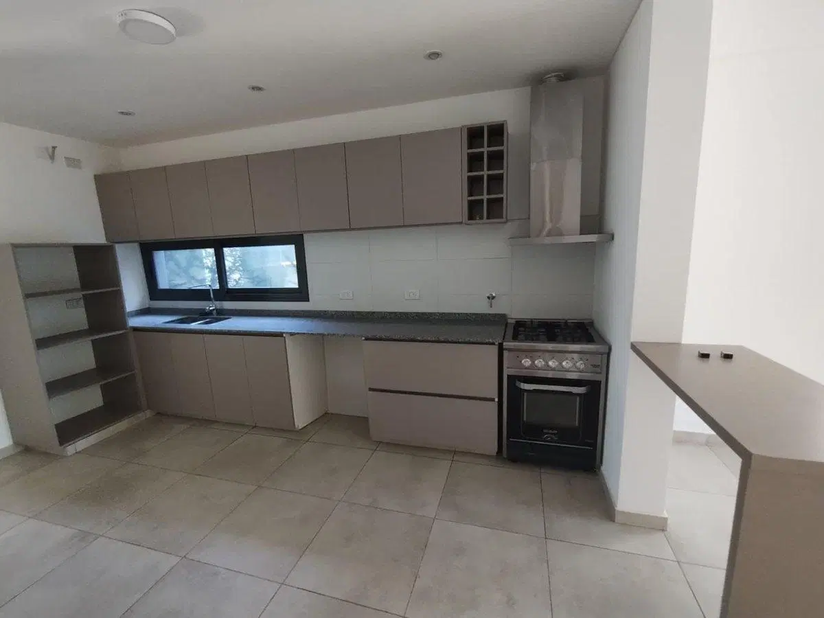 CASA EN VENTA EN MAIPU 4