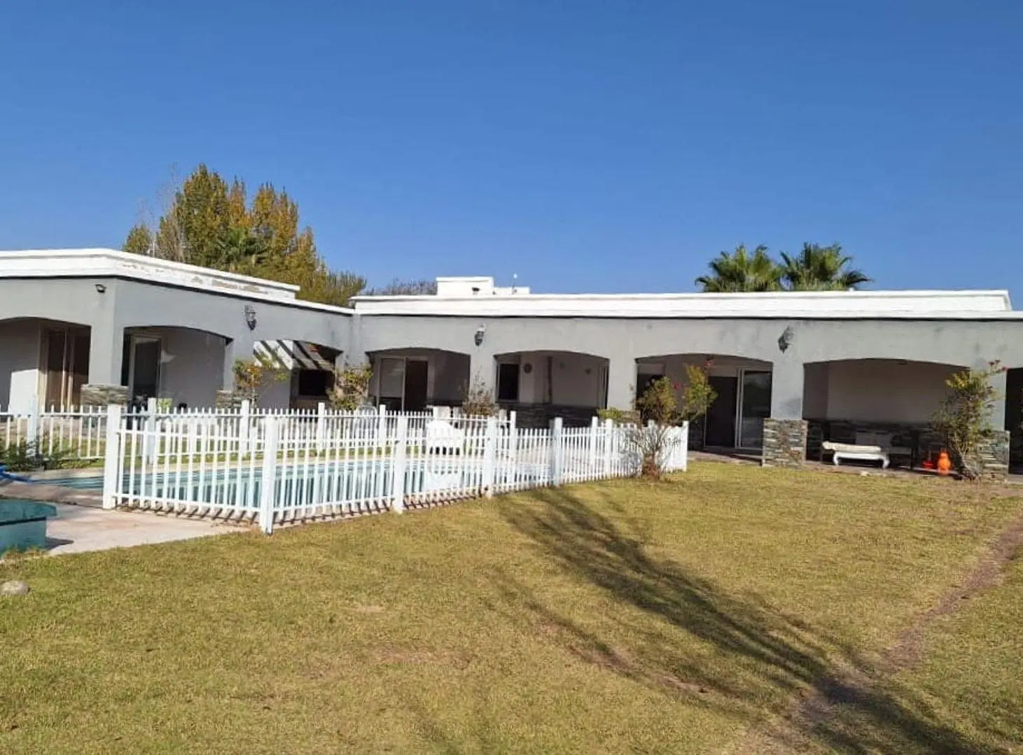 VENTA DE GRAN CASA EN Bº RANCHOS DE LA MERCED 4