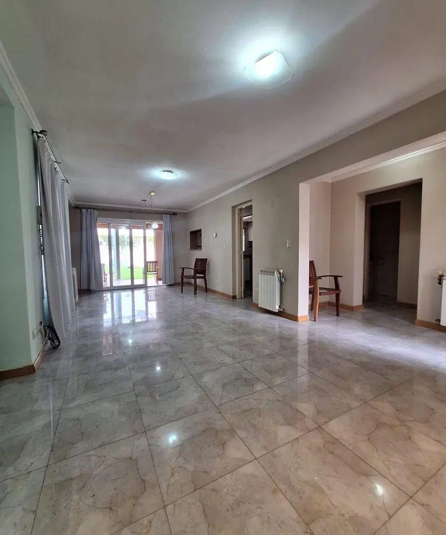 EXCLUSIVA CASA B° AIRES DE CAMPO, GUAYMALLÉN. 2