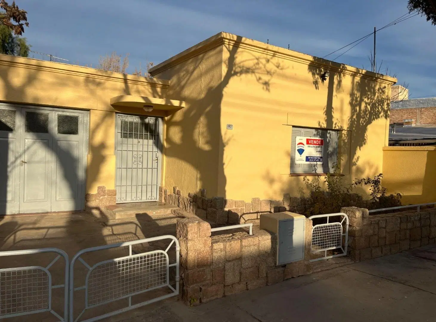 VENTA TERRENO DE 440 m² CON CASA DE ADOBE EN LUJAN 5