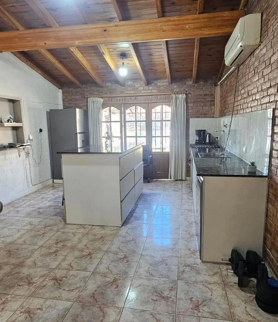 CASA IMPONENTE EN ESQUINA LUZURIAGA MAIPU 2
