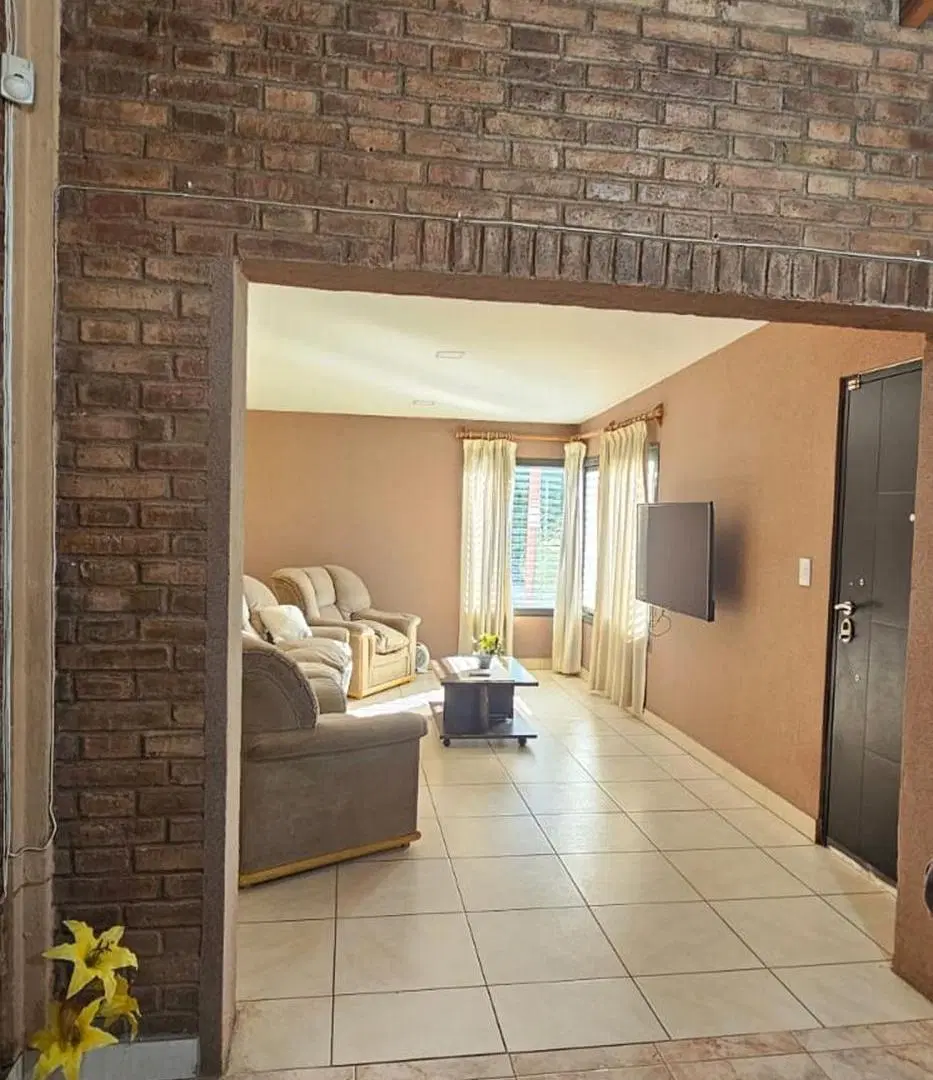 CASA IMPONENTE EN ESQUINA LUZURIAGA MAIPU 3