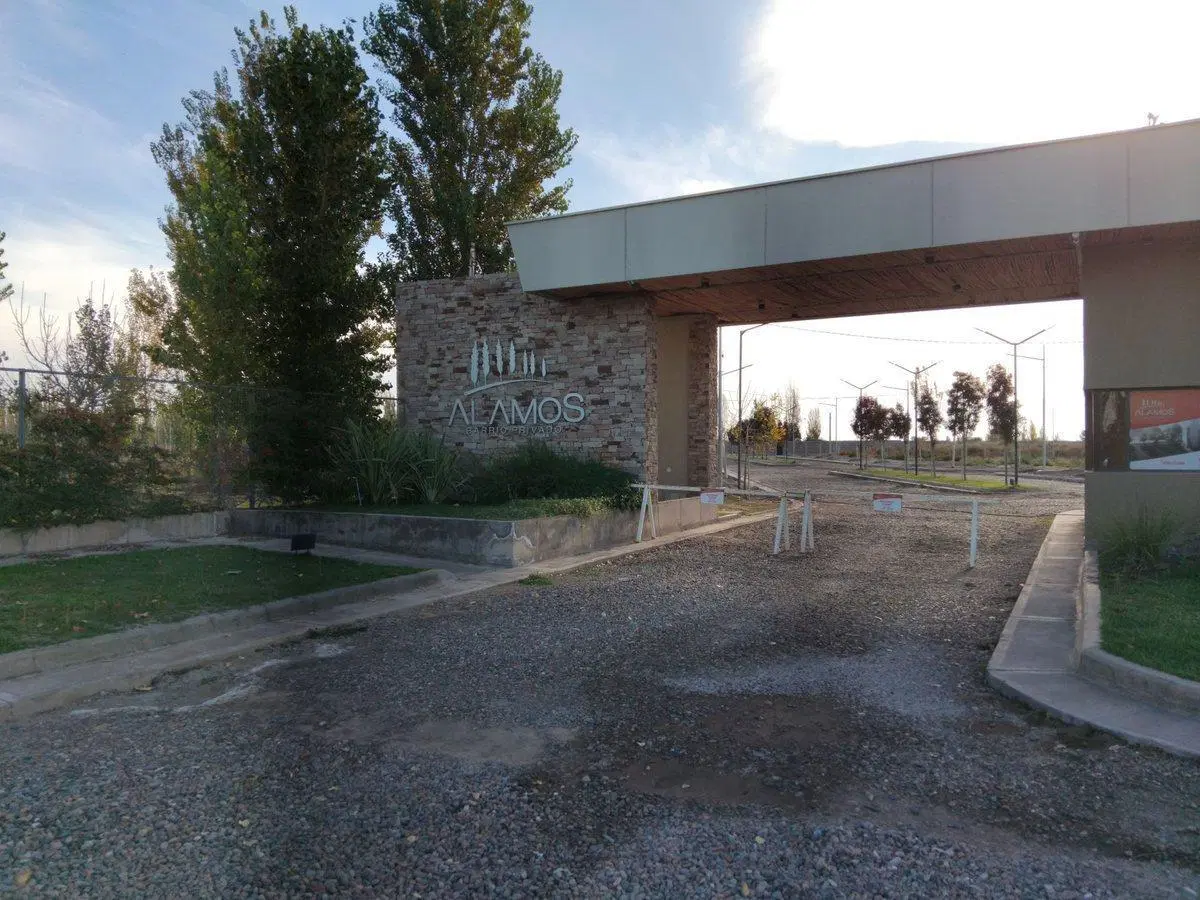 VENTA  LOTE EN BARRIO PRIVADO ÁLAMOS EN MAIPÚ 2