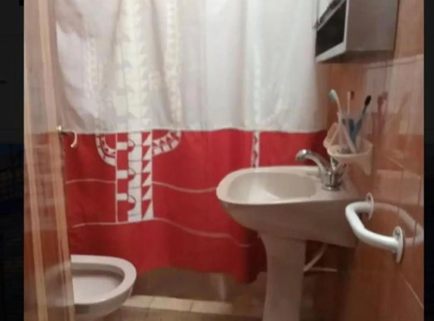 Se vende Amplia casa en cercania al B Bancario 3